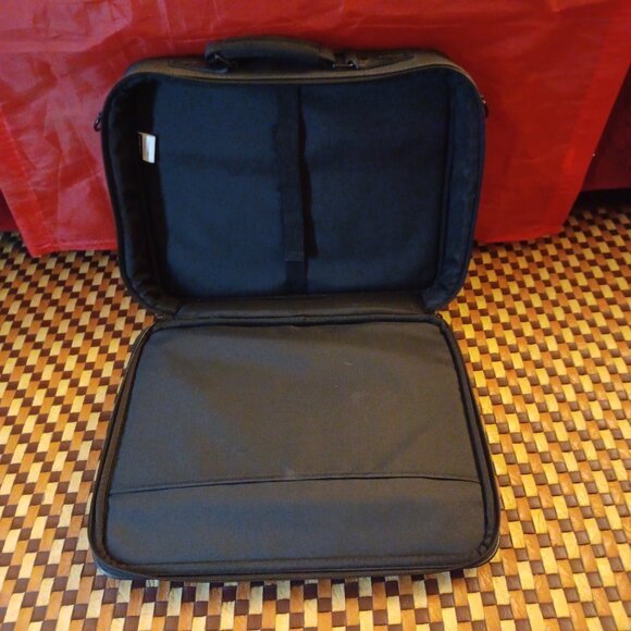 Targus Light Weight Laptop Computer Messenger Bag Black Nylon Canvas TVR300 - Picture 4 of 4